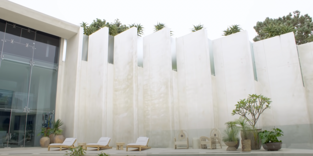 A Peek Inside Alicia Keys and Swizz Beats’ Gorgeous Cali Oceanside Palace